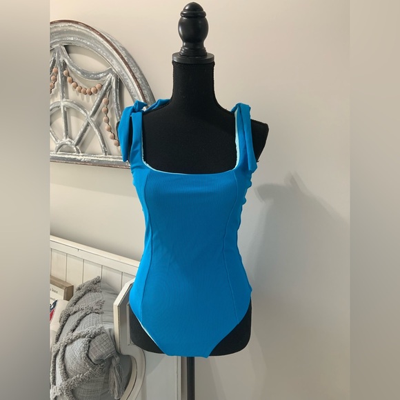 Beach Riot Women's Sydney One-Piece Swimsuit- Size M- BNWT - Picture 4 of 8